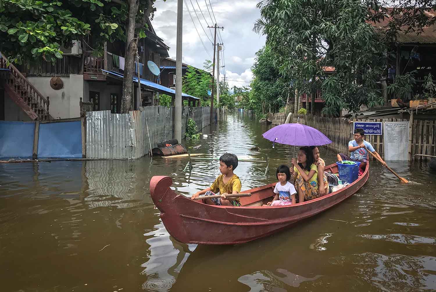 ကချင်ပြည်နယ် ဗန်းမော်မြို့တွင် ရပ်ကွက်အချို့ ရေဘေးနှင့်ရင်ဆိုင်နေရ