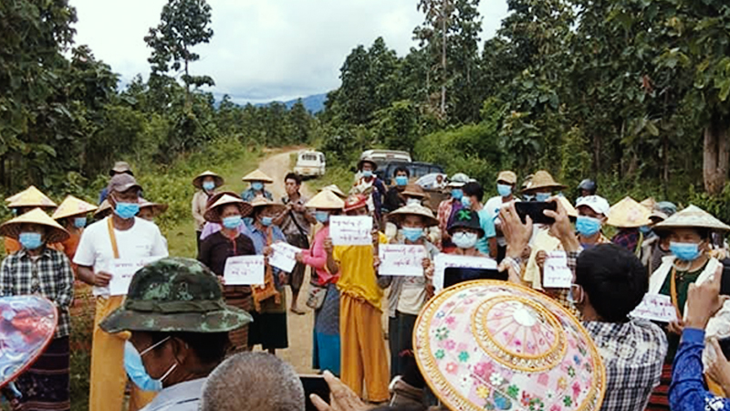 တပ်သိမ်းမြေ အစားထိုးပြန်ပေးရန် သစ်တောဖျက်ပြီး ယာကွက်ဖော်မှု ဆီဆိုင်ဒေသခံများ ကန့်ကွက်