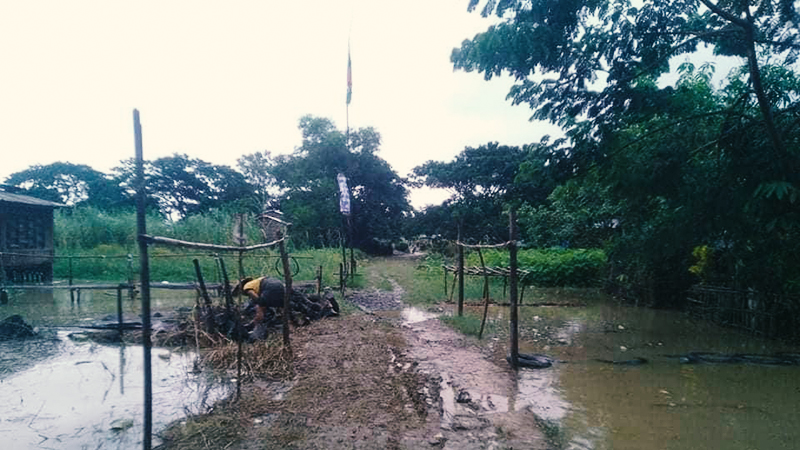 ပန်းတနော်မြို့တွင် ရေကြီးရေလျှံမှုကြောင့် ရပ်‌ကွက်နေပြည်သူများ သွားလာရေး ခက်ခဲ