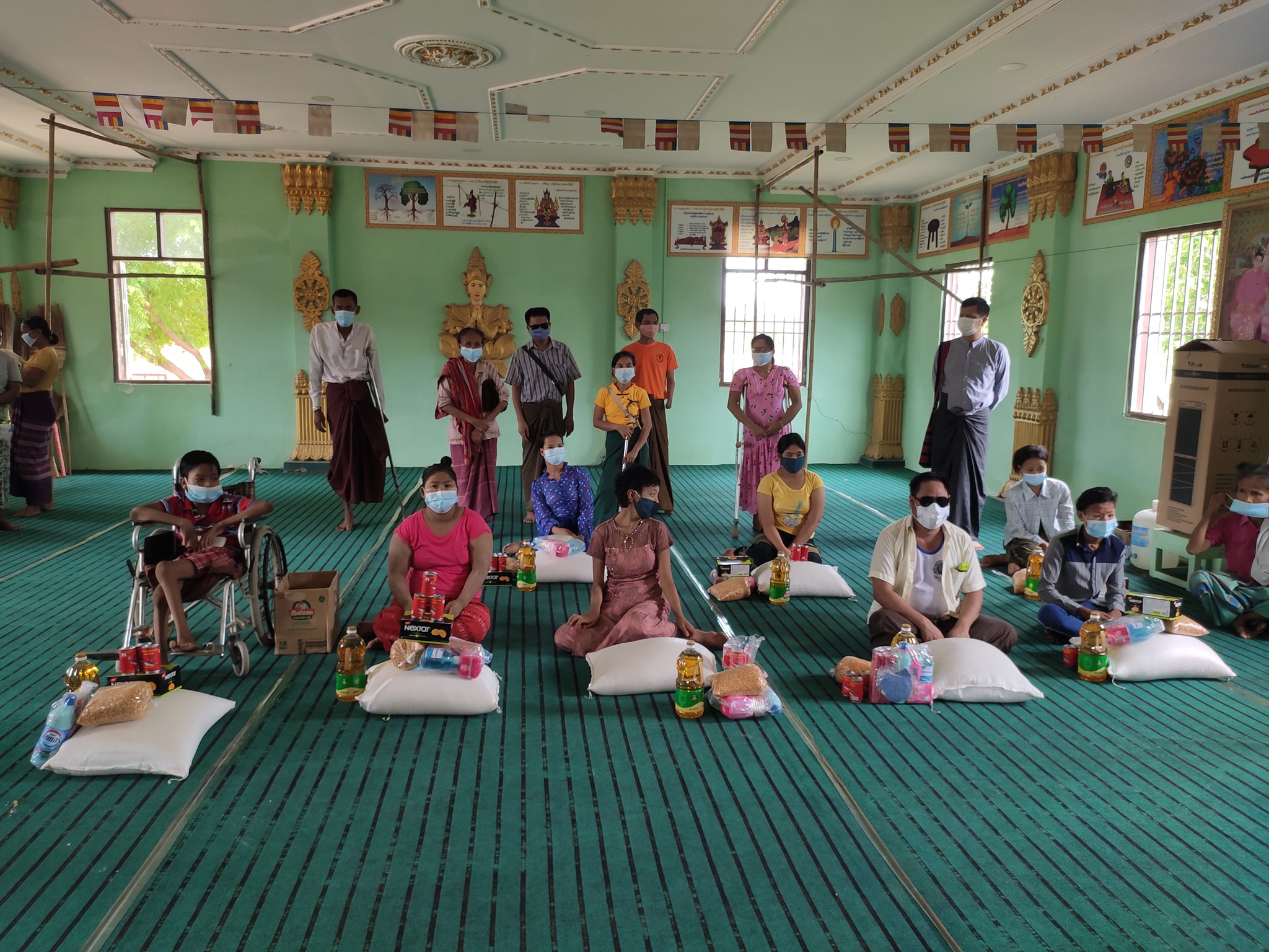 မကွေးတိုင်းက စားဝတ်နေရေးခက်ခဲနေသည့် မသန်စွမ်းသူများကို အခြေခံစားကုန်ထောက်ပံ့