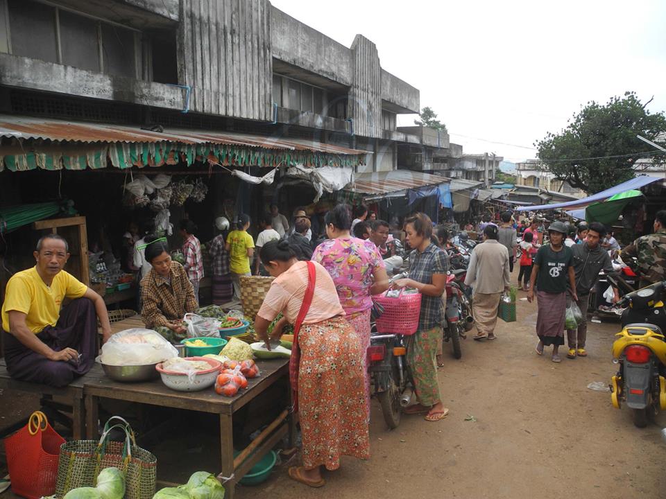 လာရိႈးျမုိ့ေဈးဆိုင္တခ်ဳိ့ ျပန္ဖြင့္၊ လုံျခုံေရးတိုးျမွင့္