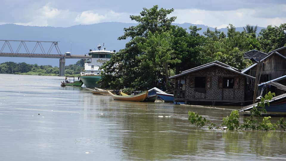 ကသာ၊ ထီးချိုင့်မြို့နယ်တို့တွင် လယ်ယာမြေနှင့်နေအိမ်များ ရေနစ်မြုပ်နေ (ဓာတ်ပုံ)