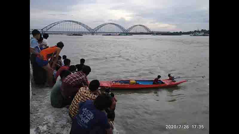 ဧရာဝတီမြစ်အတွင်း ရေဆင်းချိုးသည့် ၁၅ နှစ်အရွယ် ကလေး ၂ ဦး ရေနစ်ပျောက်ဆုံးနေ (ဓာတ်ပုံ)