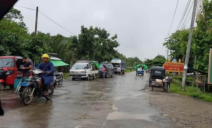 မြောက်ဦးမြို့နယ်တွင်တိုက်ပွဲဖြစ်၊ ကားများပိတ်မိနေ