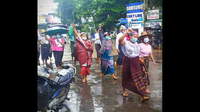 ကန်ကြီးထောင့်မြို့နယ်ရှိ အသောကရာမကျောင်းတိုက်ကို ချိတ်မပိတ်ရေး ဒေသခံ ၂၀၀ ခန့် ဆန္ဒပြ
