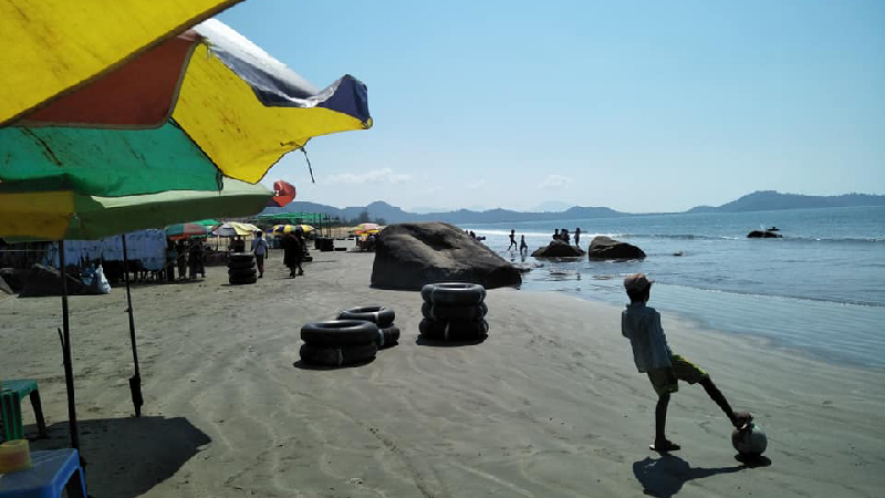 ကဗျာဝကမ်းခြေကို ကျန်းမာရေး လမ်းညွှန်ချက်နှင့်အညီ ပြန်ဖွင့်ခွင့်ပြုရန် ဒေသခံများ တောင်းဆို