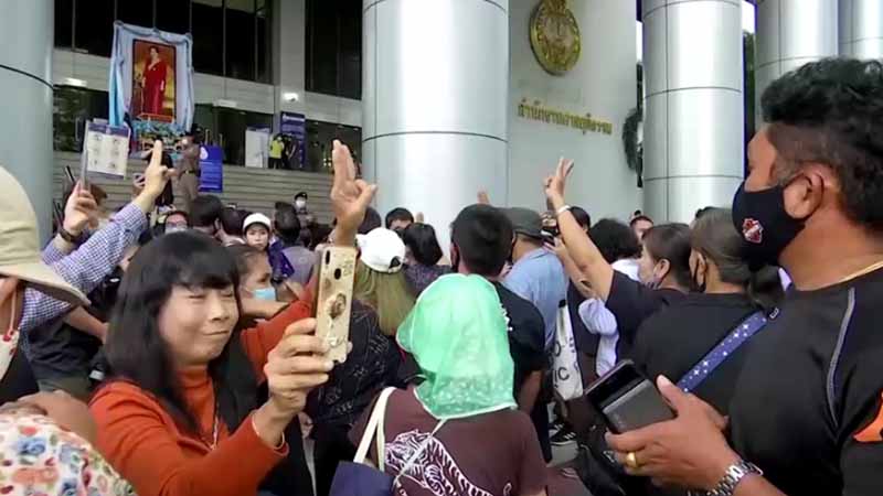 မြို့တော်ဘန်ကောက်တွင် လူ ၁၀၀၀ ကျော် ချီတက်ဆန္ဒပြ
