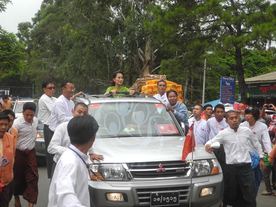 ေဒၚေအာင္ဆန္းစုၾကည္ ျပင္ဦးလြင္ လူထုေဟာေျပာပြဲ
