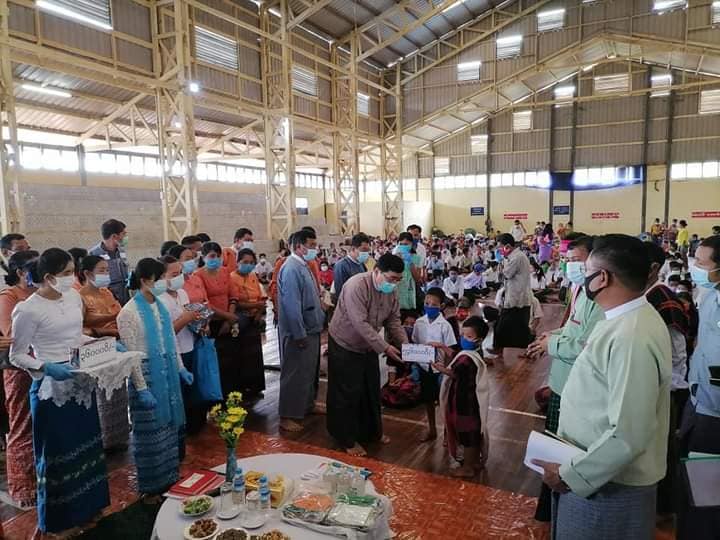 အမ်းမြို့ရှိ စစ်ဘေးရှောင်များအတွက် လူကယ်ပြန်ဌာနက ထောက်ပံ့ငွေပေးအပ်
