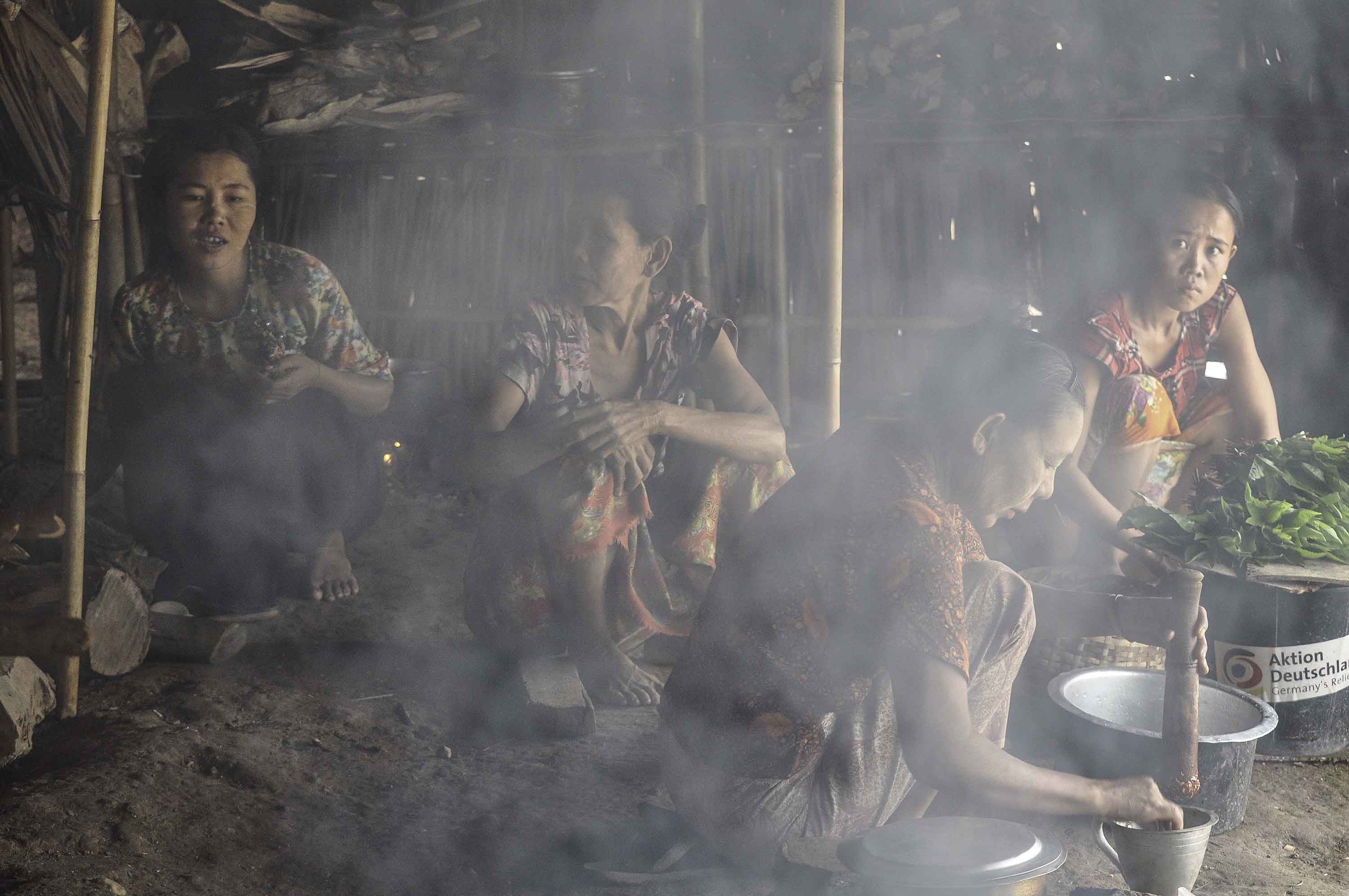 ဘဝလုံခြုံငြိမ်းချမ်းရေးကို ခြိမ်းခြောက်ခံနေရသည့် အမ်းဒေသက စစ်ရှောင်အမျိုးသမီးများ