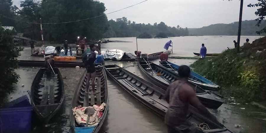 ရေးမြို့နယ်တွင် ရေကြီးရေလျှံမှုကြောင့် အနိမ့်ပိုင်း လူနေအိမ်အချို့ ရွှေ့ပြောင်း