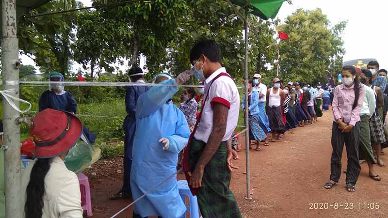 စစ်တွေနှင့်ပဲခူးတိုင်းက လာသည့် ခရီးသည်တင်ယာဉ်များကို ကျန်းမာရေးစစ်ဆေးပြီးမှ ရန်ကုန် ဝင်ခွင့်ပြု (ဓာတ်ပုံ)