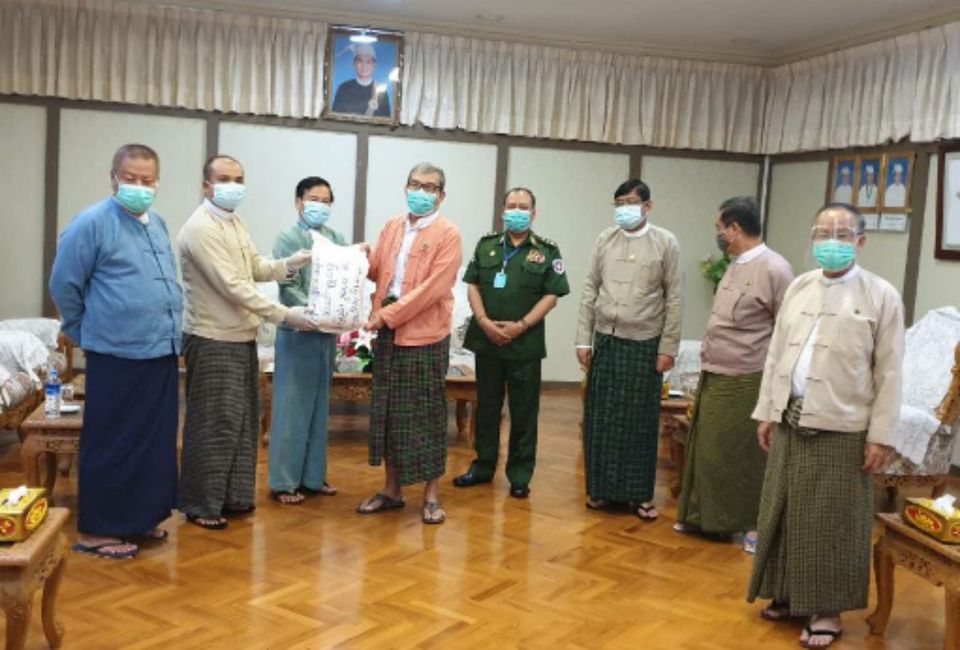 ရခိုင်ပြည်နယ်အတွက် မြန်မာနိုင်ငံဆန်စပါးအသင်းချုပ်က ဆန်အိတ် ၃,၀၀၀ လှူဒါန်း