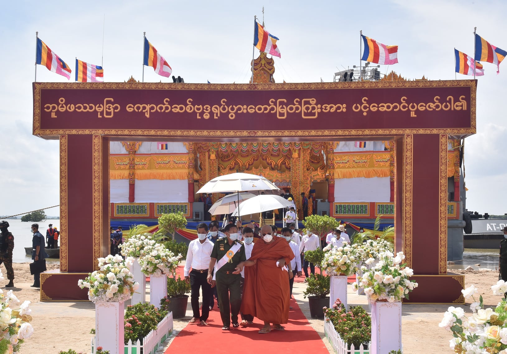 နေပြည်တော်၌ တည်ထားကိုးကွယ်မည့် ဗုဒ္ဓဆင်းတုတော်ပင့်ဆောင်ပူဇော်ပွဲကျင်းပ (ဓာတ်ပုံ)   