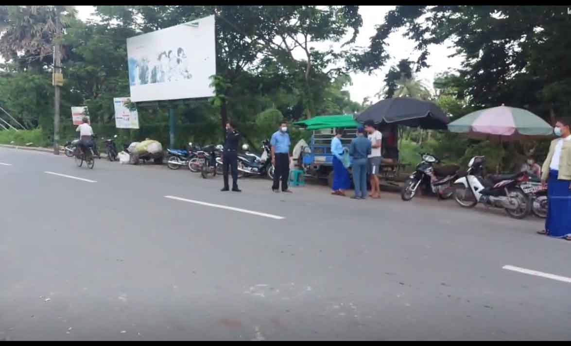 ဖျာပုံတွင် စည်းကမ်းမလိုက်နာသူများကို Mask ၃ ခု ကျပ် ၃၀၀၀ နှုန်းဖြင့် ဒဏ်ရိုက်အရေးယူ