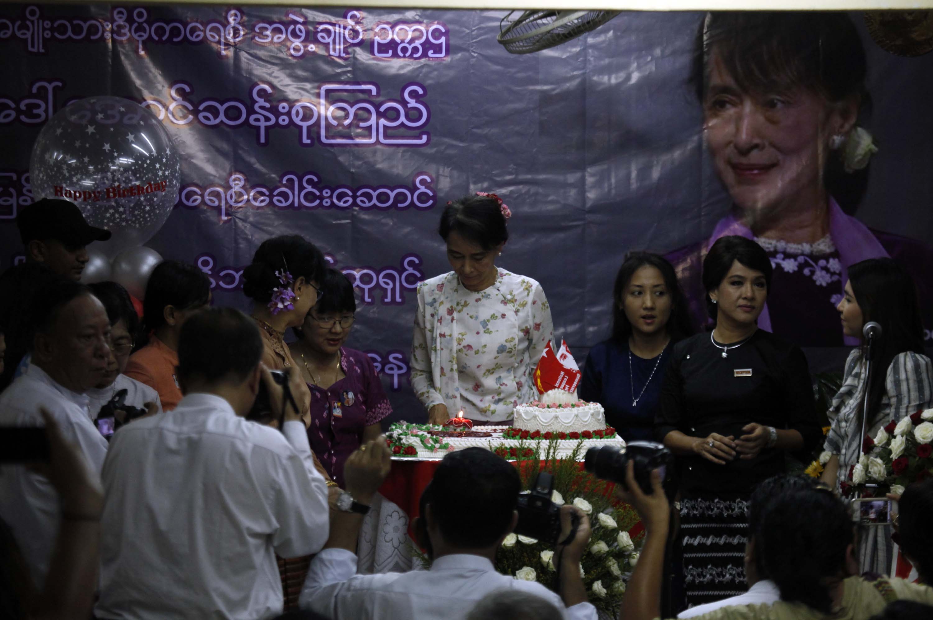 အျပန္အလွန္ ေလးစားမႈျဖင့္ ပန္းတိုင္ထိေလွ်ာက္ရန္ ေဒၚေအာင္ဆန္းစုၾကည္ ေျပာ