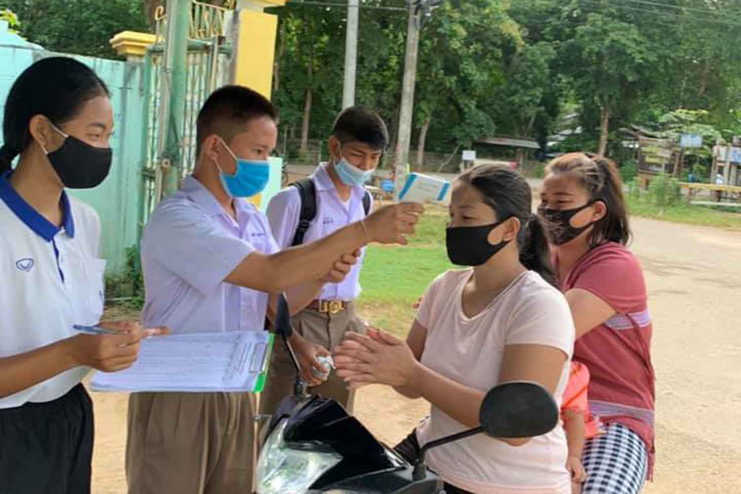 ကိုဗစ်-၁၉ သံသယရှိ မြန်မာ ၃ ဦးနှင့် ကျောင်းသားအချို့ထိတွေ့ခဲ့သဖြင့် ထိုင်းစာသင်ကျောင်းပိတ်