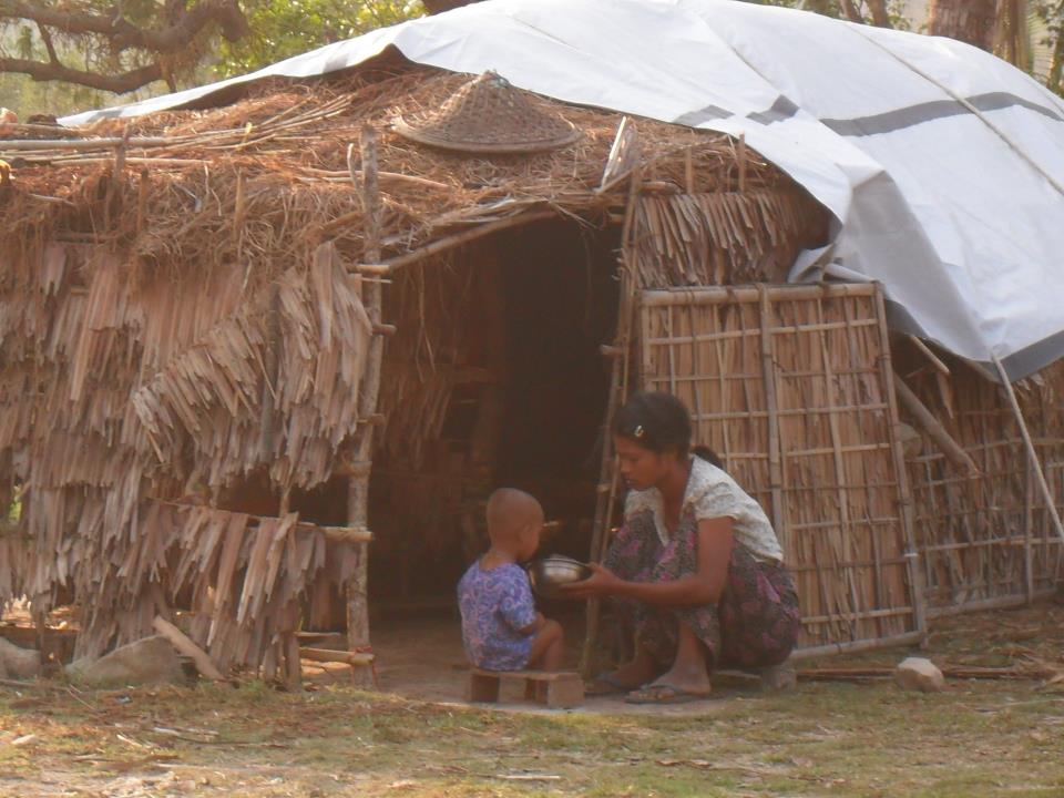 ျမန္မာ့ေက်းလက္ျပည္သူ ၃၅ ရာခုိင္နႈန္း နွစ္စဥ္အေၾကြးတင္