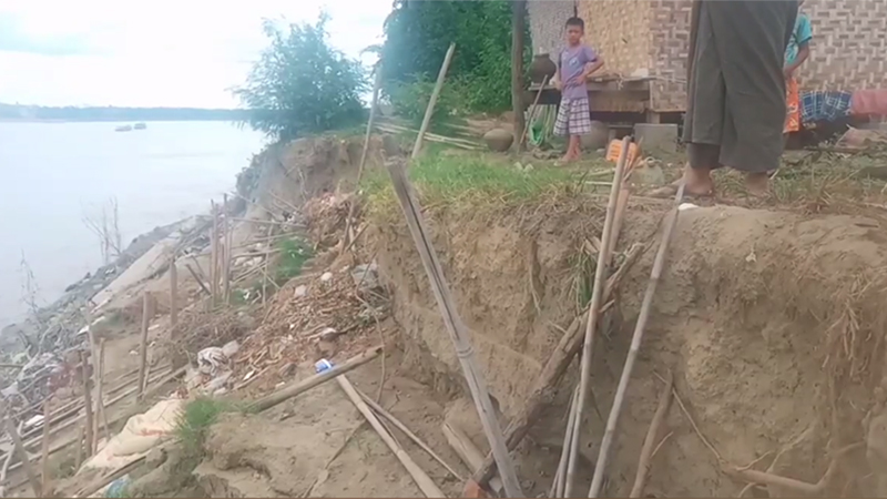 ကနီတွင် နေအိမ် ၁၁ လုံးနှင့် စာသင်ကျောင်း ၁ ကျောင်း ကမ်းပါးပြိုကျမည့်အန္တရာယ် ကြုံနေရ