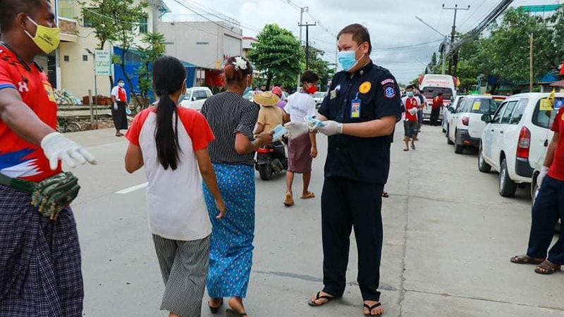 တောင်ဒဂုံမြို့နယ်တွင် Mask တပ်ဖို့ Campaign ပြုလုပ် (ဓာတ်ပုံ)