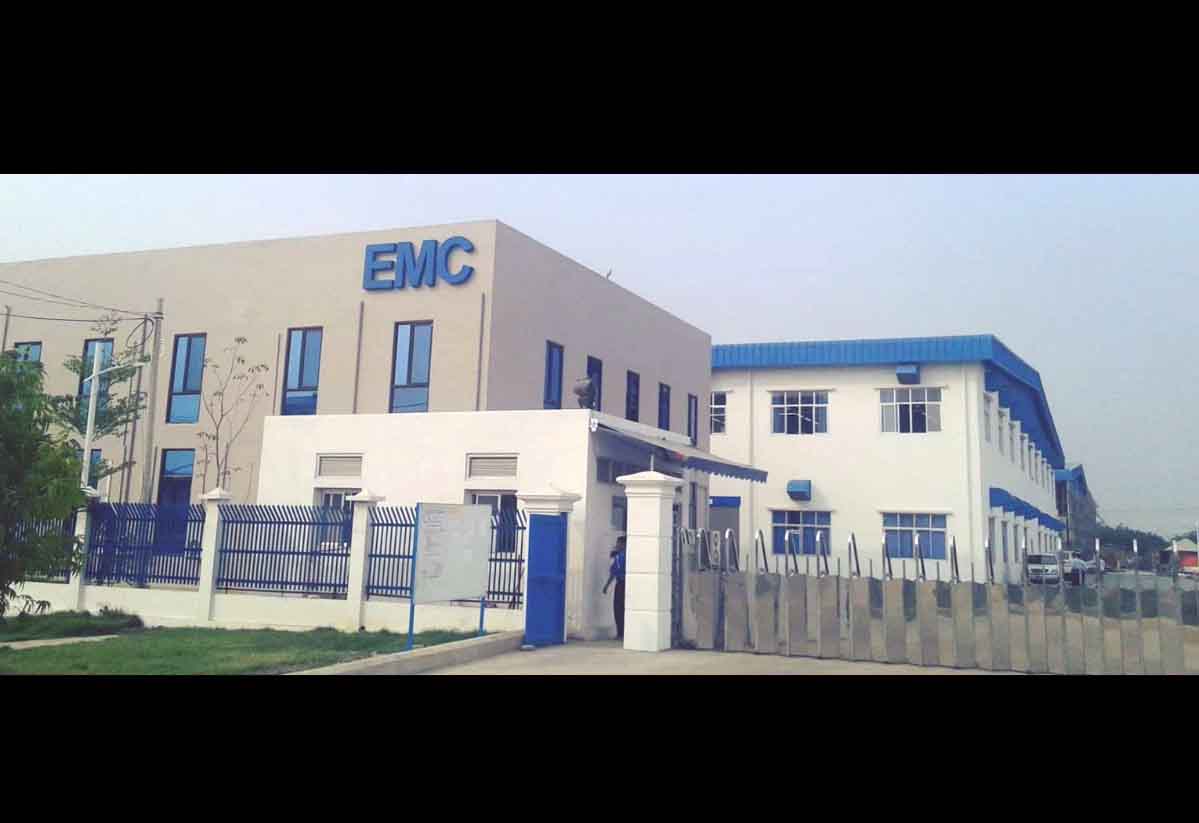 ကိုဗစ်-၁၉ လူနာ ၆ ဦးတွေ့ထားသည့် EMC အိတ်စက်ရုံ ယာယီပိတ်ပေးရန် တောင်းဆို