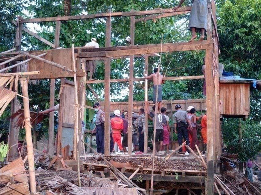 ညောင်တုန်းတွင် ကမ်းပြိုကျမှုကြောင့် နေအိမ် ၁ လုံးရေထဲမျောပါ၊ အိမ် ၉ လုံး အရေးပေါ်ပြောင်းရွှေ့