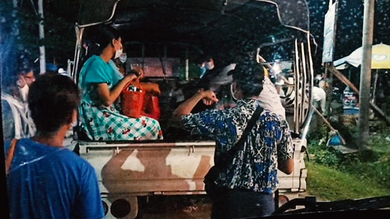 ပုသိမ် အထည်ချုပ်စက်ရုံကပြန်လာသည့် ငပုတောမြို့နေ အလုပ်သမား ၅၃ ဦးကို Quarantine စင်တာပို့