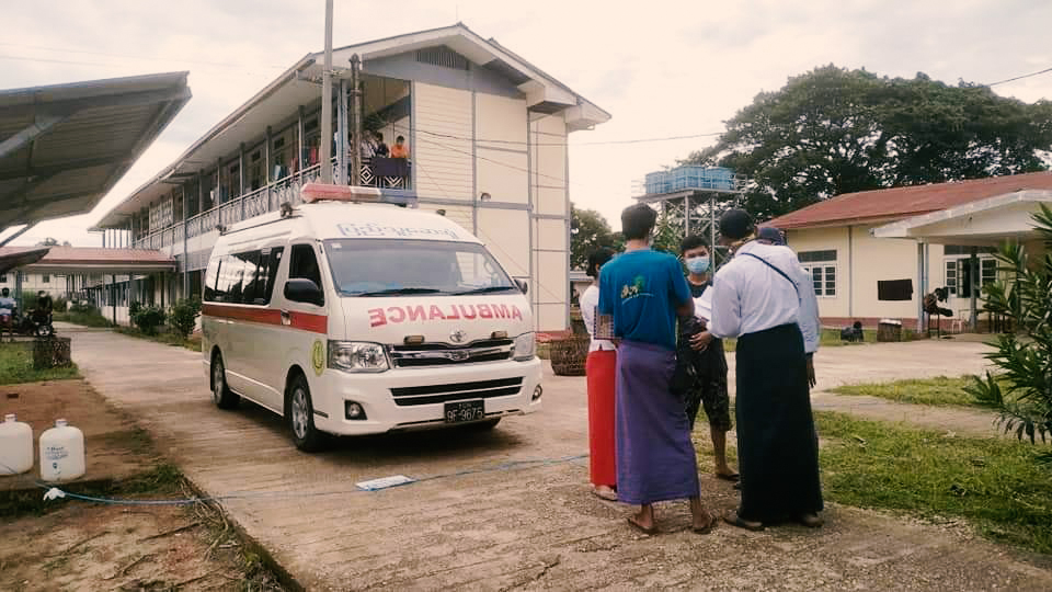 လက်ပံတန်းက ကိုဗစ်-၁၉ ရောဂါပိုးတွေ့ အမျိုးသမီးကို ပြည်မြို့ခုတင် ၅၀၀ ဆေးရုံသို့ ပို့ဆောင်