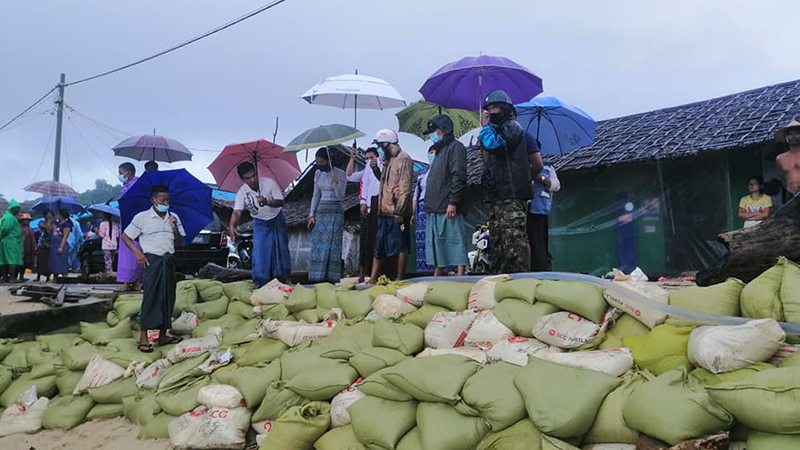 စမ်းလှမ်းကျေးရွာတွင် ရေလှိုင်းရိုက်ခတ်မှုကြောင့် နေအိမ် ၄ လုံးပျက်စီး၊ အိမ် ၁၀၀ ခန့် စိုးရိမ်ရ