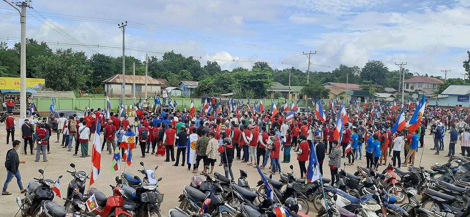 ဒီးမော့ဆိုတွင် ပြည်နယ်အခြေစိုက်ပါတီ ၂ ခုအတွက်  လူထုထောင်ချီ မဲဆွယ်စည်းရုံး