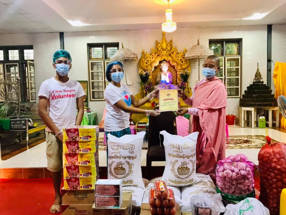 ကိုဗစ်ကာလ သီလရှင်စာသင်တိုက်များအတွက်  ခေတ်သစ်ဖောင်ဒေးရှင်းက ဆွမ်းဆန်လှူ 