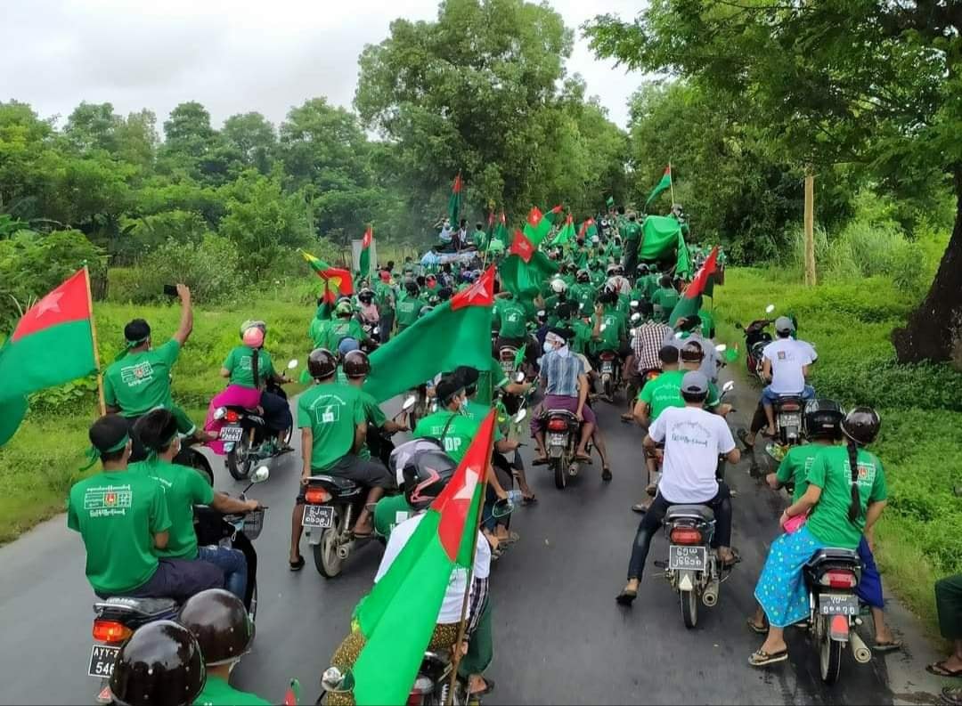 ပန်းတနော်တွင် ကြံ့ခိုင်ရေးပါတီဝန်းရံသူထောင်ချီ လှည့်လည်အင်အားပြ