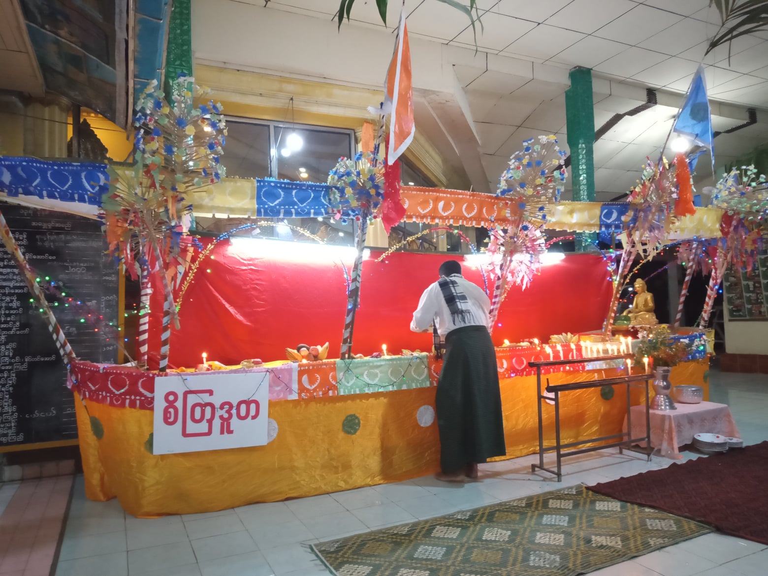 မွန်ရိုးရာဓလေ့ ဆွမ်းတော် ၁၀၀၀ တင်လှူပွဲ အကျဉ်းချုံးကျင်းပ (ဓာတ်ပုံ) 