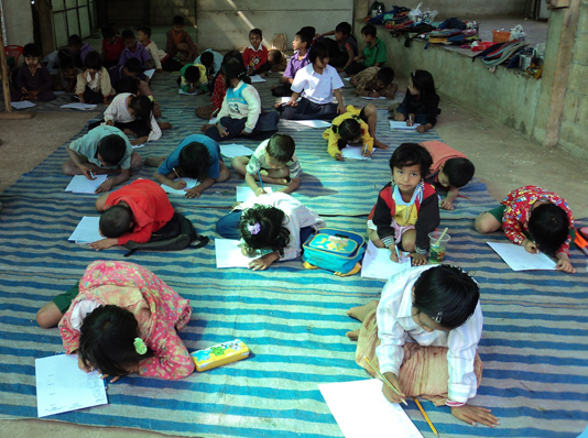 ျမန္မာေ႐ြွႊ့ေျပာင္းေက်ာင္း ဆရာ၊ ဆရာမမ်ားအတြက္ အကူညီလိုအပ္