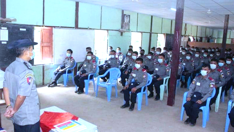 ဧရာ၀တီတိုင်းတွင် မဲရုံလုံခြုံရေးအတွက် အထူးရဲ ၅,၀၀၀ ကျော်ကို သင်တန်းပေး