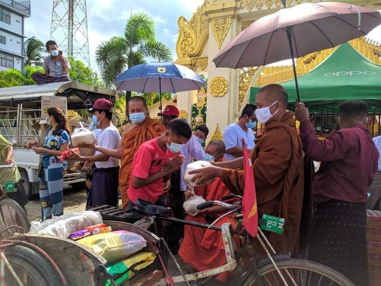 လပွတ္တာတွင် ဆိုက်ကားဆရာ ၆၅၀ အတွက် မြို့ခံများစုပေါင်းပြီး လှူဒါန်း