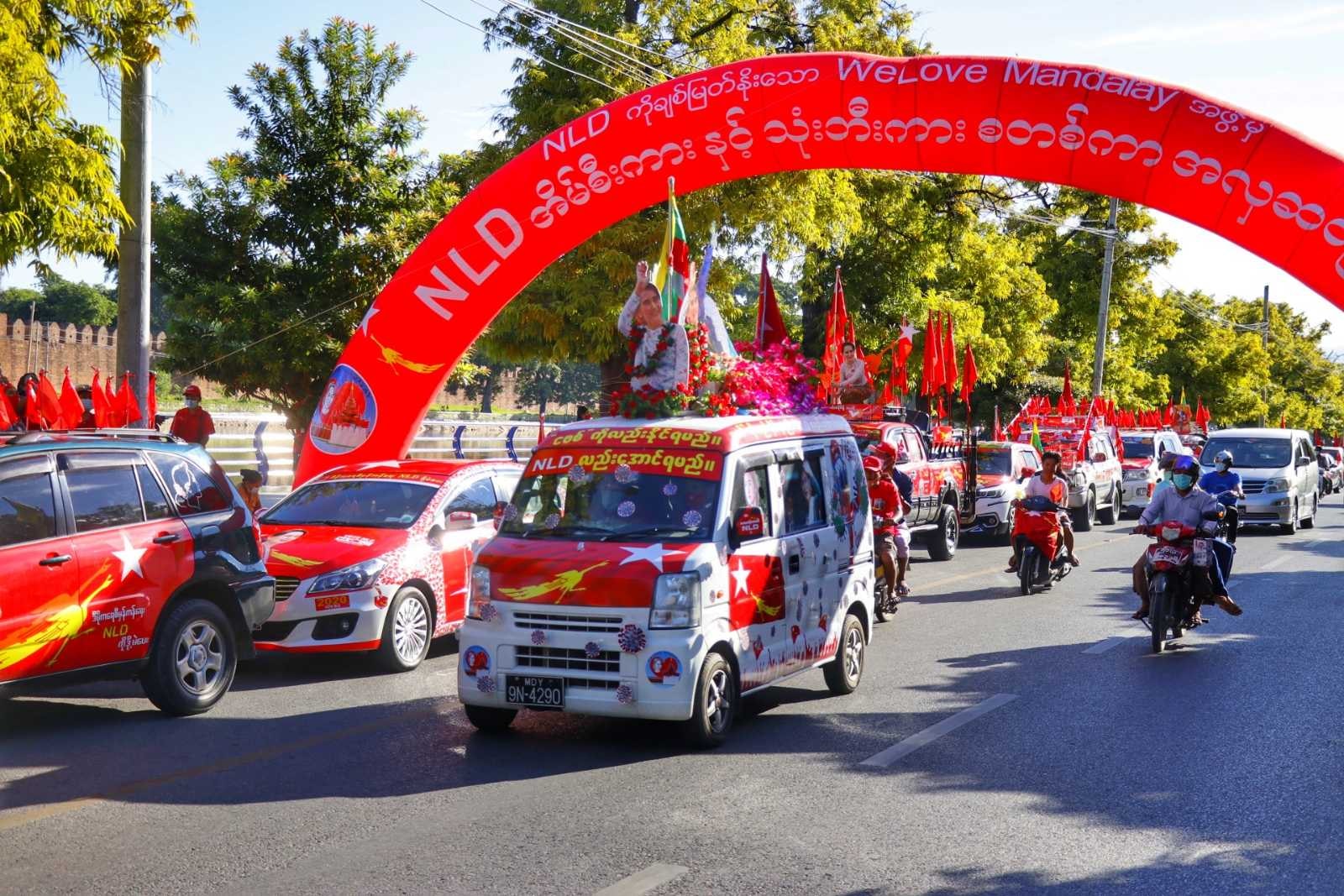 မန္တလေး NLD ကားစတစ်ကာ အလှဆင်ပြိုင်ပွဲတွင် ကားအစီးရေ ၂၇၀ ယှဉ်ပြိုင် 