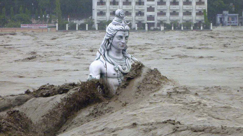 ေရၾကီးမႈေၾကာင့္ အိနၵိယနုိင္ငံတြင္ လူေပါင္းေထာင္ခ်ီ ေပ်ာက္ဆံုးေနေၾကာင္း ေၾကညာ