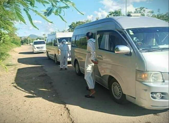 ရန်ကုန်မှ အလုပ်သမားတင်လာသည့် PPEဝတ် ယာဉ်မောင်း ၃ ဦးကို အလုပ်နှင့်ထောင်ဒဏ် ၃လစီ ချမှတ်