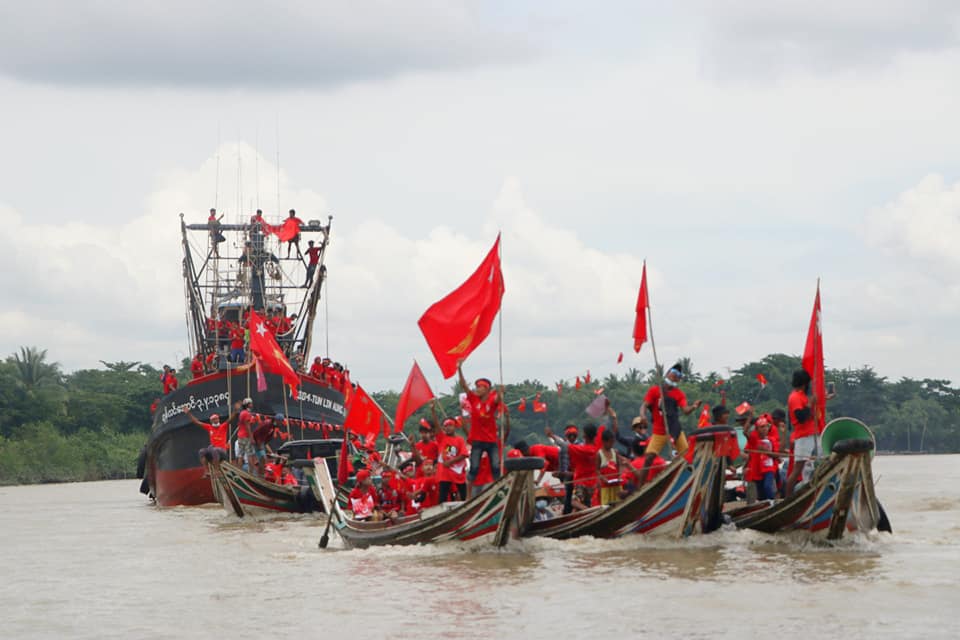 သမ္ဗန်ရေယာဉ်များဖြင့် အင်အားပြခဲ့ကြသည့် ဆိပ်ကြီးခနောင်တို မဲဆွယ်ပွဲ
