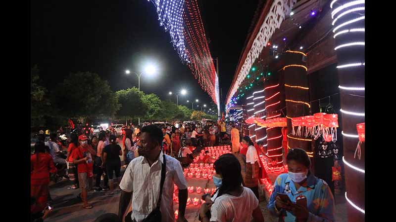 အောင်မြေသာစံမြို့နယ် သီတင်းကျွတ်မီးထွန်းပွဲတော် မြင်ကွင်းများ(ဓာတ်ပုံ)