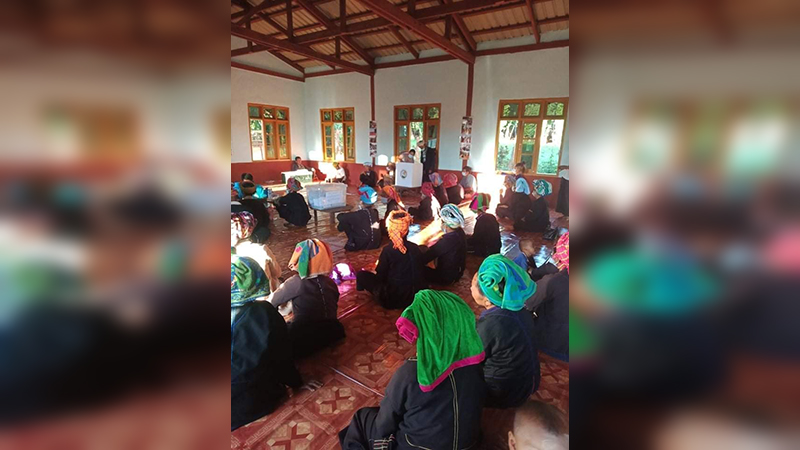 ဆီဆိုင်မြို့နယ်၌ ကြိုတင်မဲပေးချိန် မဲရုံပရဝဏ်အတွင်း မဲဆွယ်စည်းရုံးမှုများ ရှိနေ