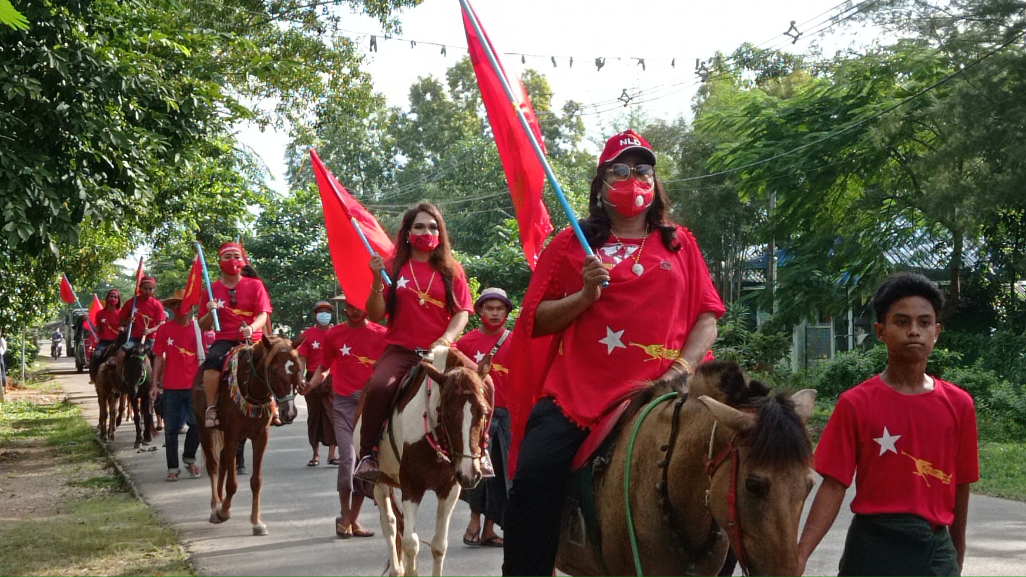 အလှဖန်တီးရှင်များ ကိုဗစ်စည်းကမ်းနှင့်အညီ မြင်းစီးလှည့်လည်
