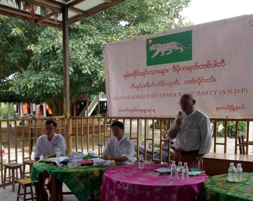 နမ့်ခမ်းမြို့၌ ကျားဖြူပါတီ မဲဆွယ်စည်းရုံးရေးဝိုင်းရံကူညီပေးနေသူ သေနတ်ပစ်ခံရ  