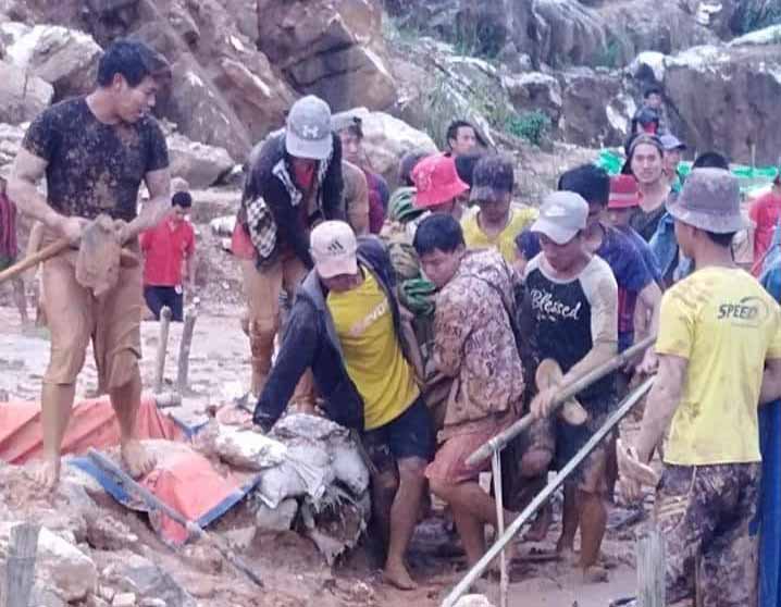 မိုးကုတ်မြို့နယ်၌ မြေပြိုကျပြီး ပိတ်မိနေသူ ၂ ဦး၏ အလောင်းများ ပြန်တွေ့