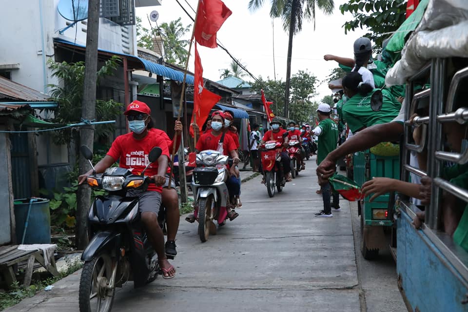 ဆိပ်ကြီးခနောင်တိုတွင် အင်အားကြီးပါတီ ၂ ခု အပြိုင်အင်အားပြမဲဆွယ်  