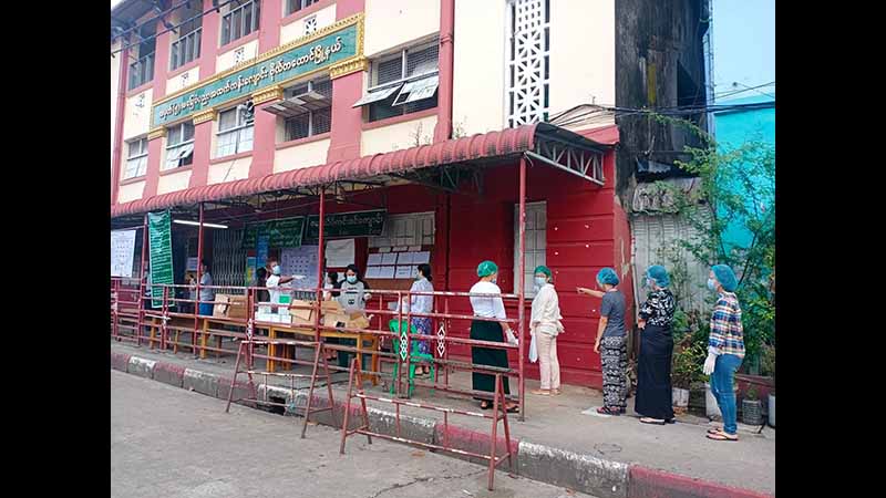 ဗိုလ်တထောင်မြို့နယ် ၁၀ ရပ်ကွက် မဲရုံအမှတ် ၃ မြင်ကွင်း (ဓာတ်ပုံ)