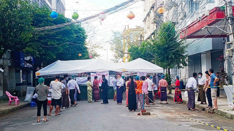 ဗိုလ်တထောင်မြို့နယ် မဲရုံ ၃ ယာယီမဲရုံ (ဓာတ်ပုံ)