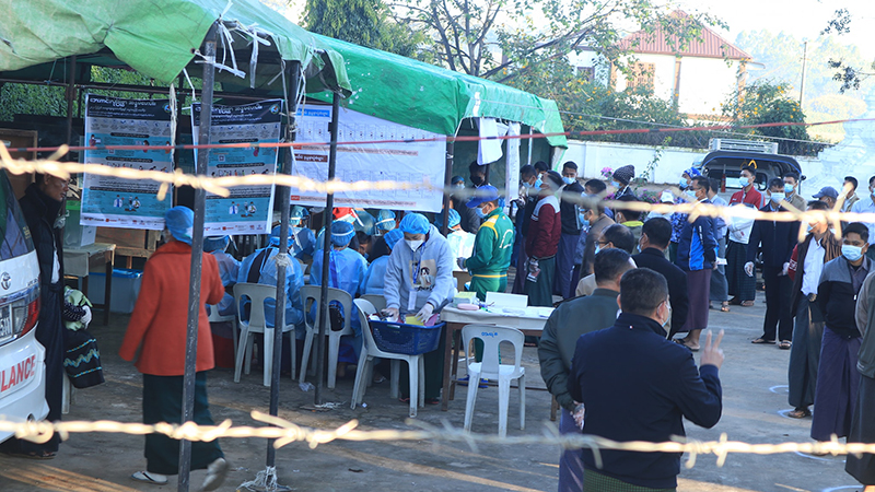 ပြင်ဦးလွင်တွင် တပ်မတော်သား မဲဆန္ဒရှင်များ ပထမဆုံးအကြိမ် တပ်ပြင်ပမဲပေး