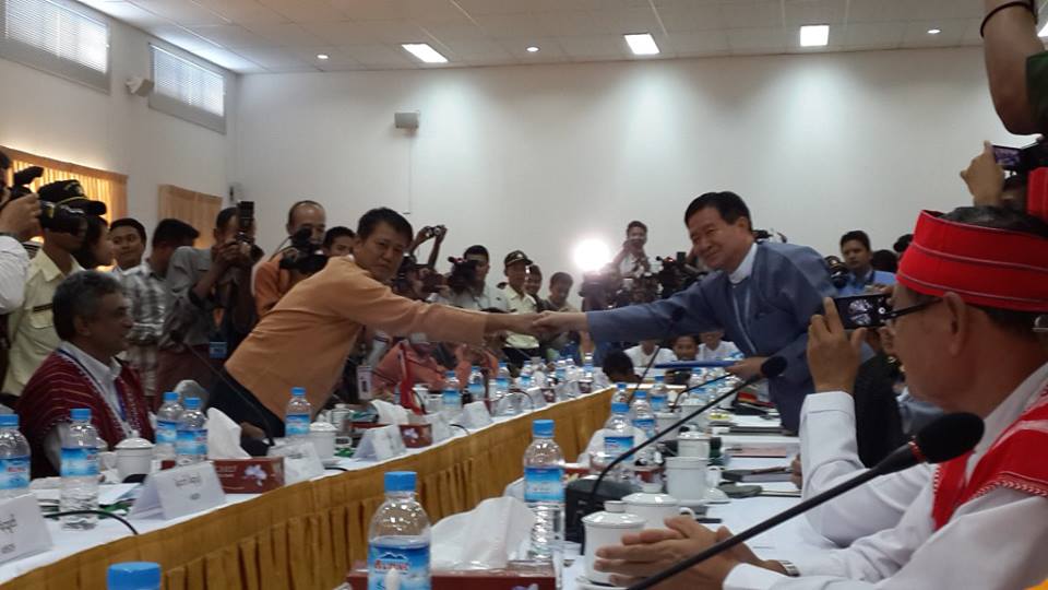ေက်ာင္းသားတပ္မေတာ္နွင့္ အစုိးရ သေဘာတူညီခ်က္ ၄ ခ်က္ လက္မွတ္ထုိး